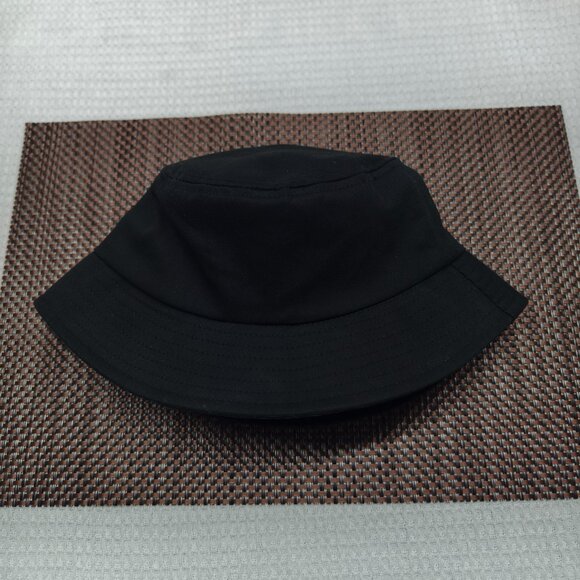 🔥NWT🔥ALO Yoga lightweight bucket hat | shopping | travel | sun protection - Picture 2 of 3